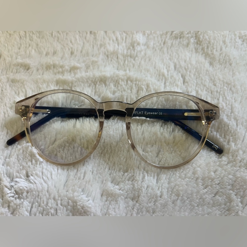 New Women’s eyeglass frame